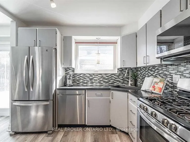 2 Core Cres — Photo 11
