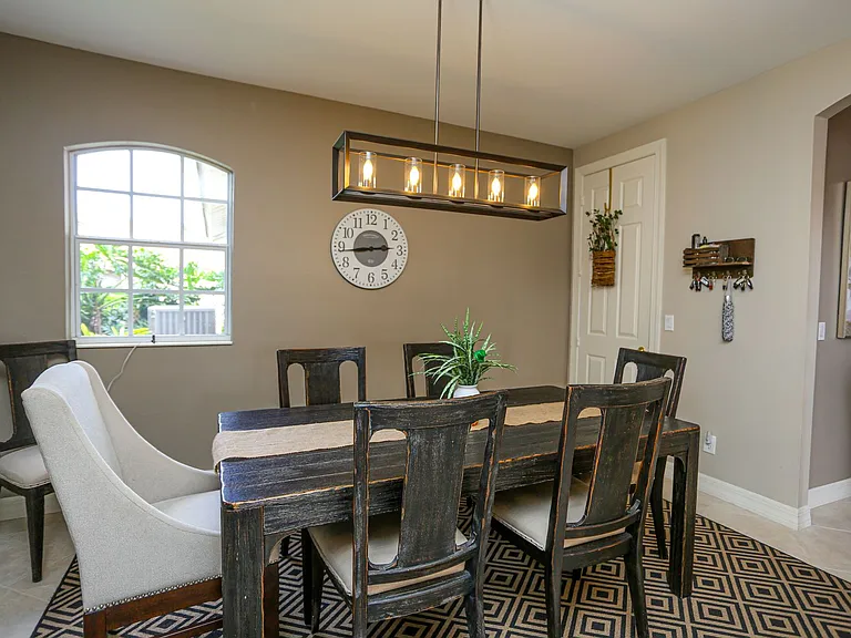 5945 Paradise Cir — Photo 40