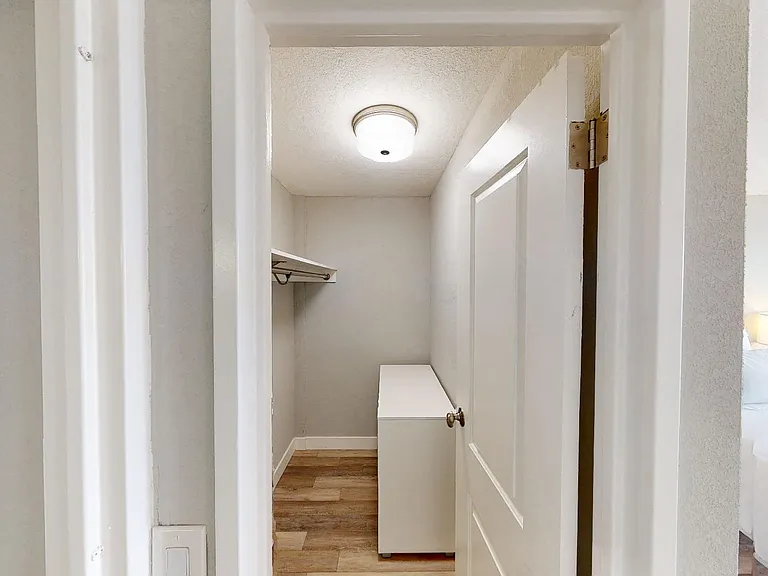 2000 Broadway Street Apartments — Photo 46