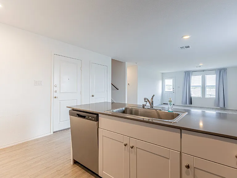 31708 Ambrose St — Photo 8