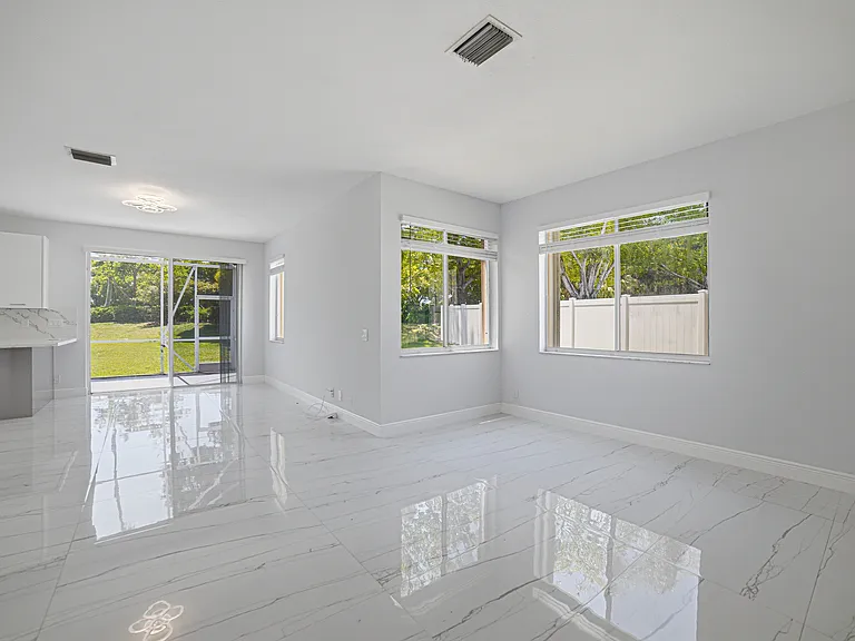 535 Talavera Rd — Photo 4
