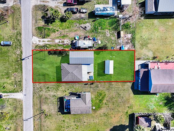 3rd image of 1049 N Sage Rd