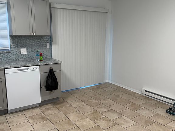 3rd image of 105 South Ave