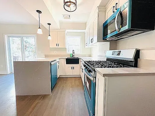 Rented by Rental Solutions Inc | media 2