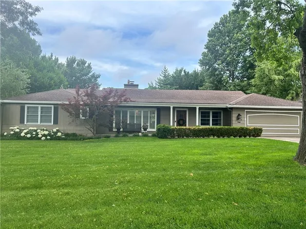5926 Howe Dr, Fairway, KS 66205