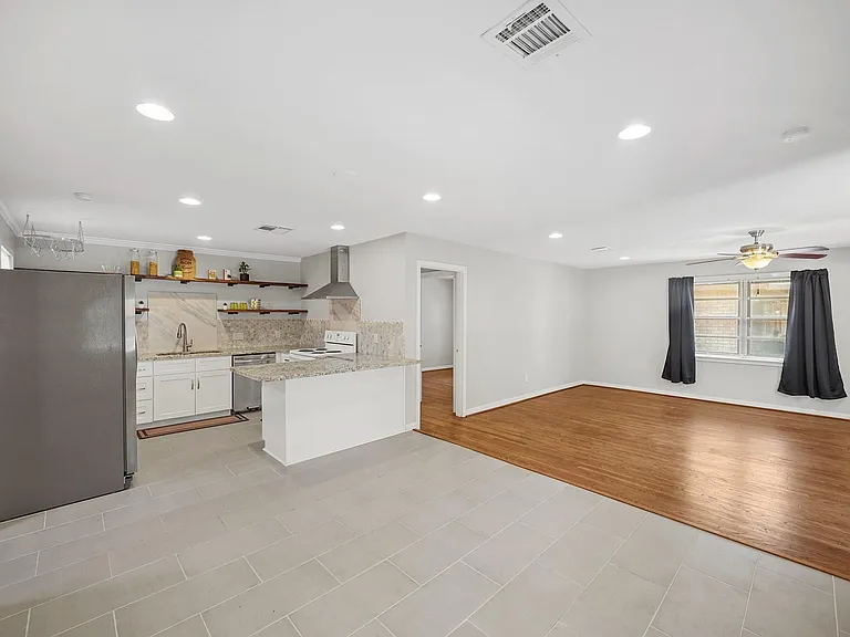 9514 Vilven Ln — Photo 3