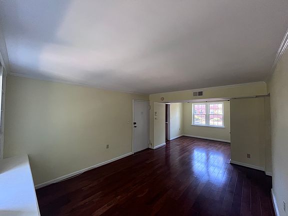 Living/Dining Area