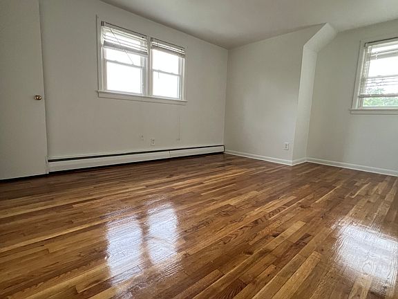 5th image of 12 N 19th St Floor 2