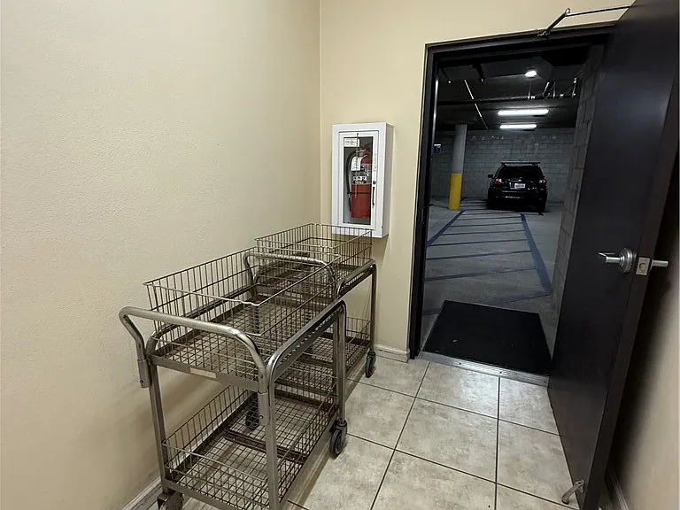 3401 S Bentley Ave #203 — Photo 41
