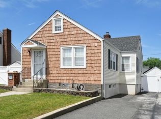 11 Barnstable Rd, East Rockaway, NY 11518