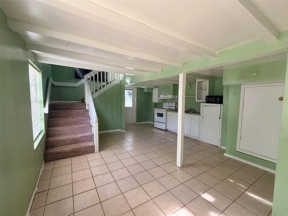 2nd image of 900 Mohawk Dr #4