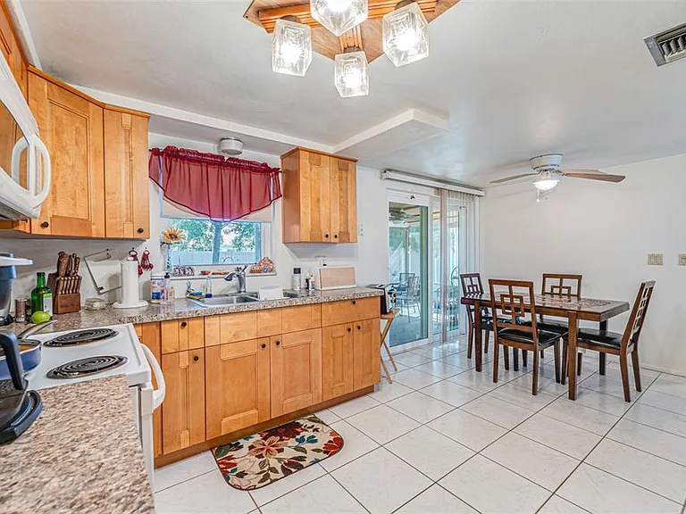 7144 Kapp Ct — Photo 6