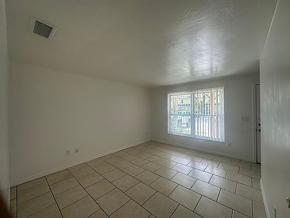 2nd image of 238 Orchard St APT 1