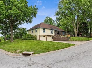 1541 N Withers Rd, Liberty, MO 64068