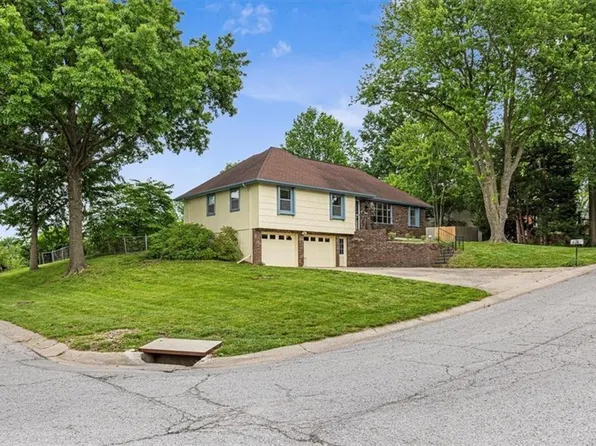 1541 N Withers Rd, Liberty, MO 64068