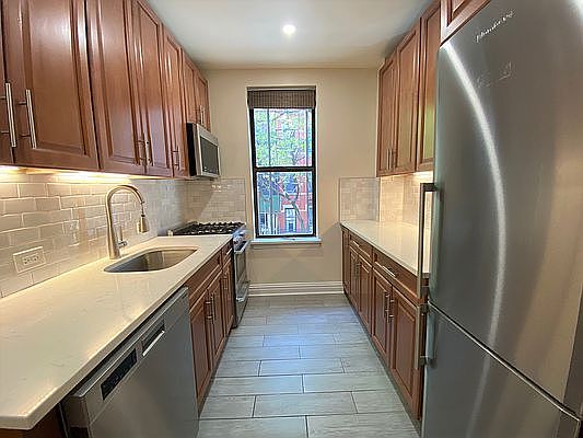 1st image of 355 W 51st St #81
