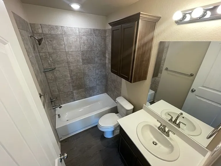 1701 Montell St — Photo 14