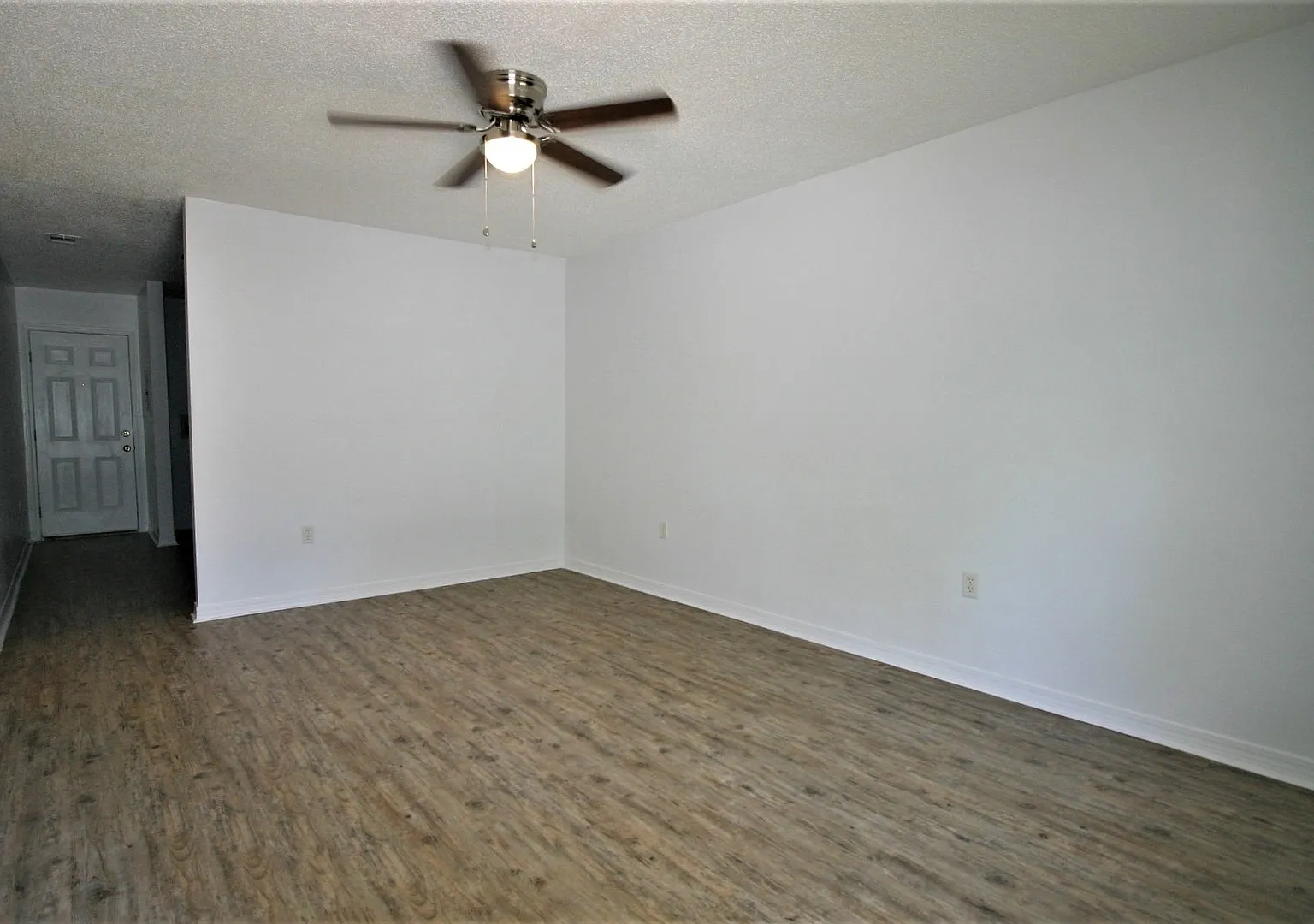 Brock Ave 538 — Photo 4