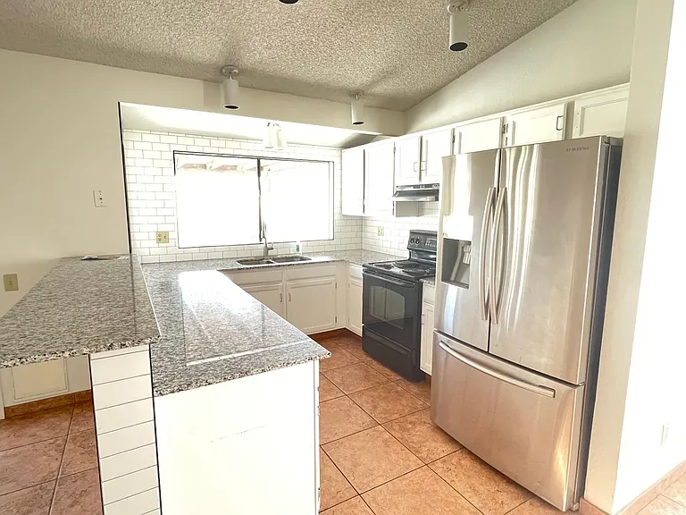 1609 N Longmore St — Photo 11