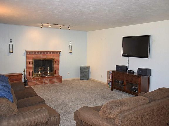 5th image of 908 N 15th St