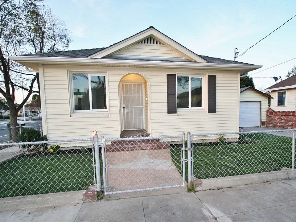 1st image of 1022 W 8th St