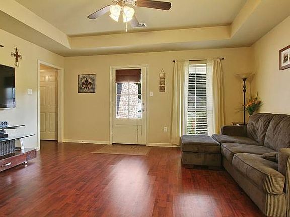 2nd image of 12241 Creekside Dr