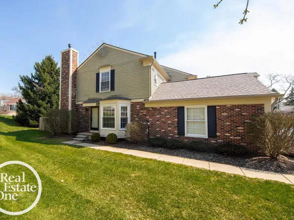 1490 Saddle Ln, Rochester, MI 48306