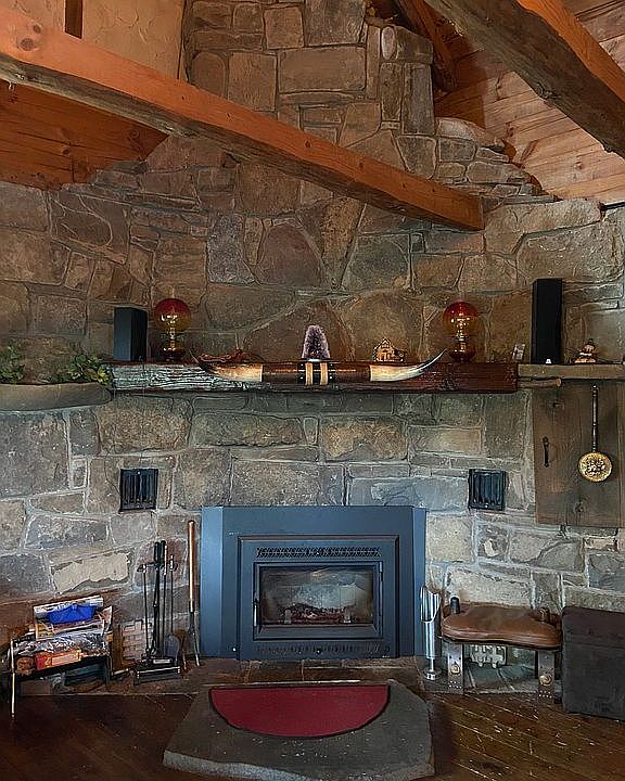 Wood burning fireplace 