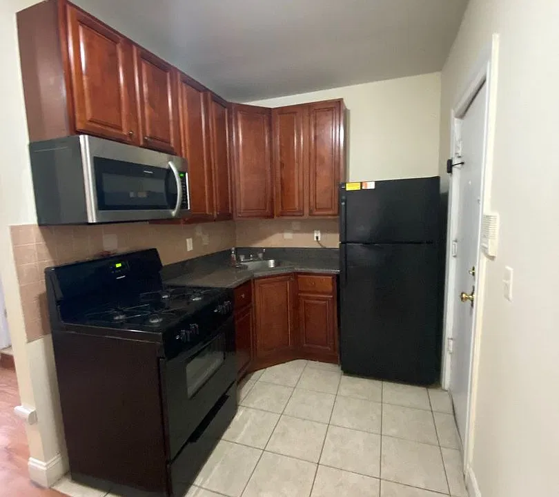 700 Bergenline Ave