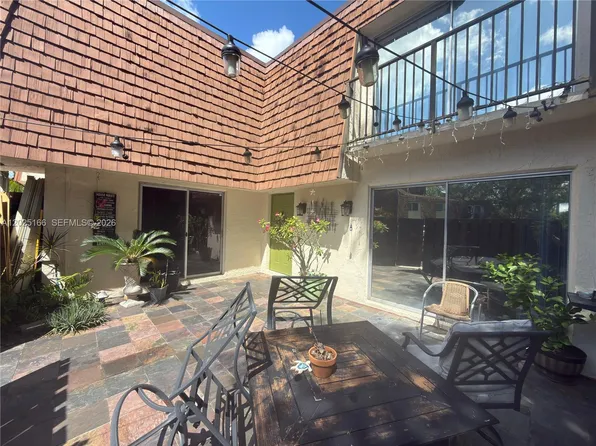8901 Orange Grove Dr #D-24, Davie, FL 33324