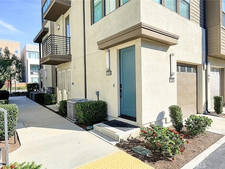11026 Momentum Dr — Photo 3