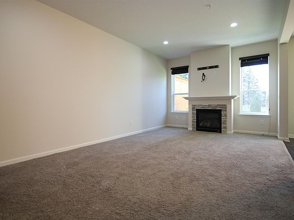 3rd image of 12516 Naples St NE Unit D