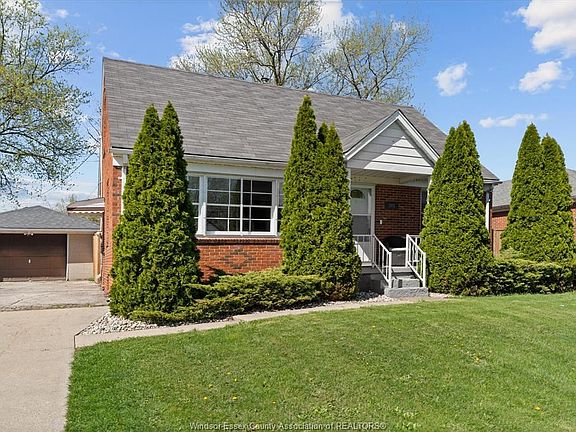 4th image of 341 Lauzon Rd