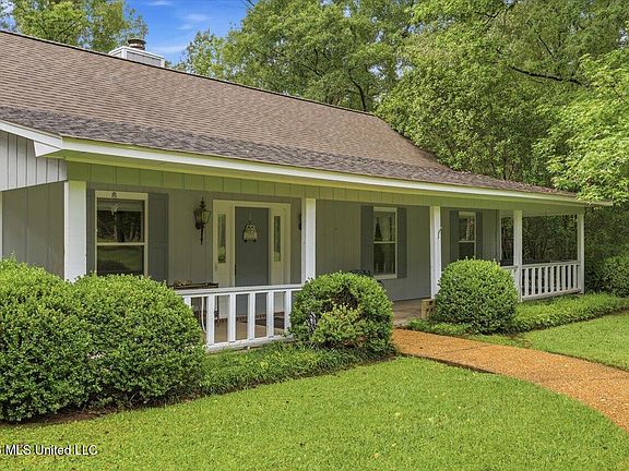 4th image of 2141 McFarland Rd