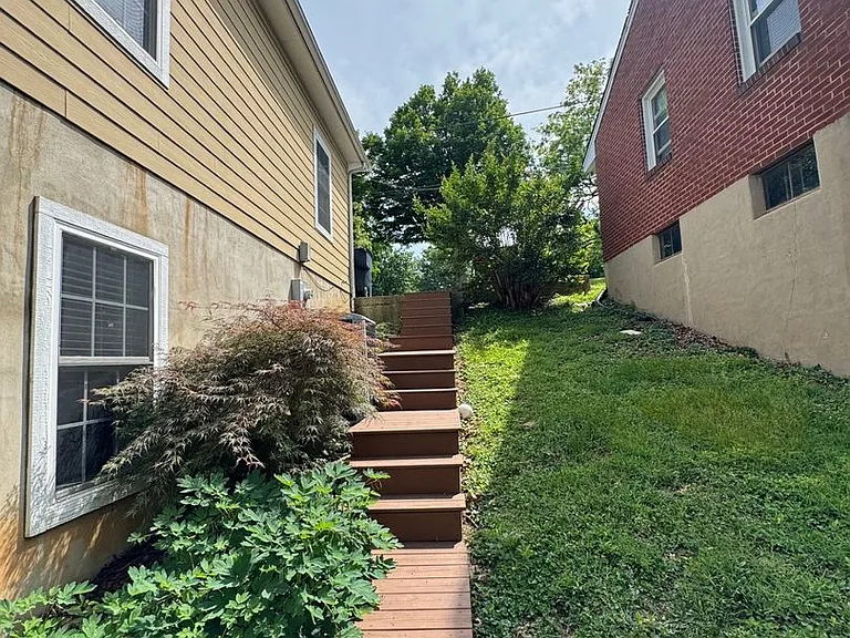 1340 Morningside St SE — Photo 19