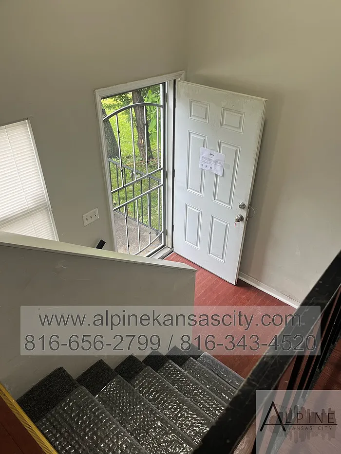 4 bed, 2.0 bath, 1200 sqft, $1,250 — Photo 3