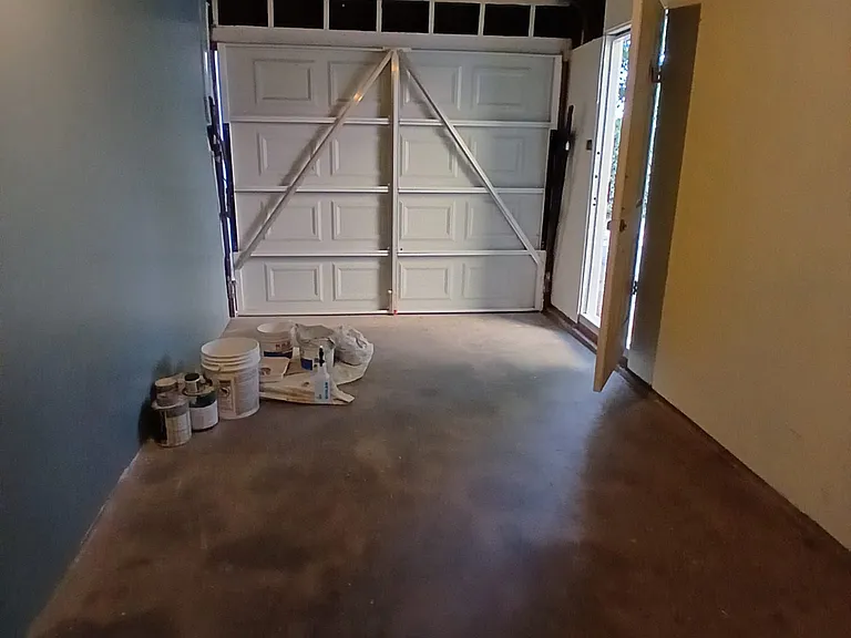 13527 Burbank Blvd — Photo 17