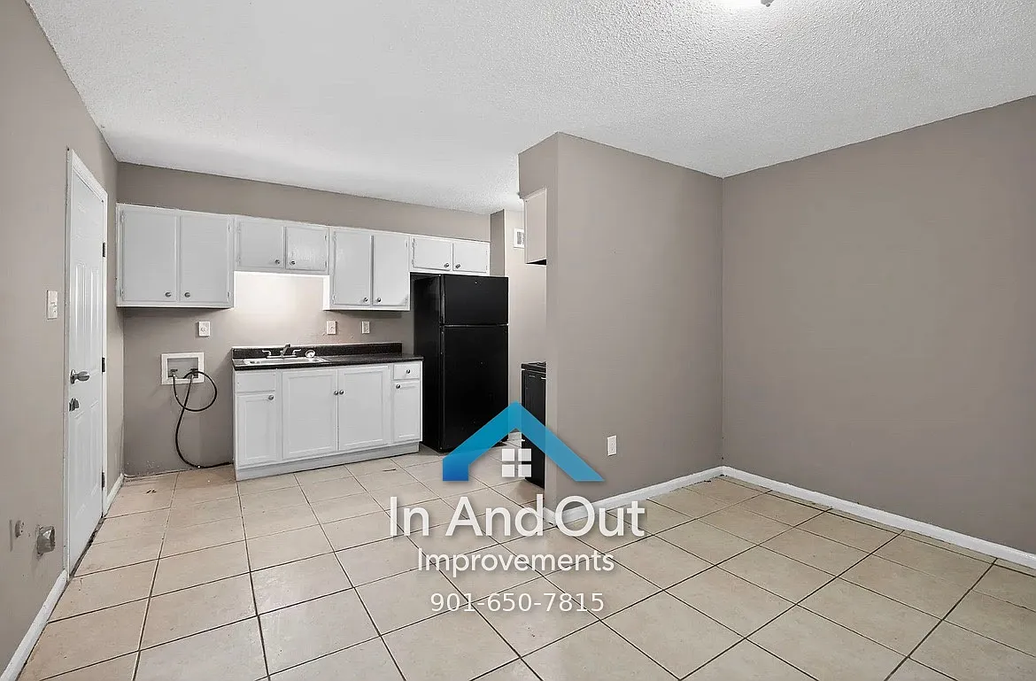 3 bed, 984 sqft, $950 — Photo 2
