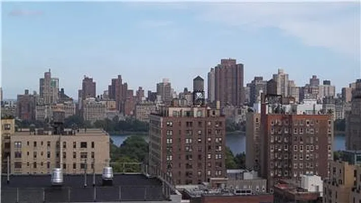 Sold by R New York | media 22