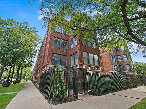 3rd image of 919 E Hyde Park Blvd Unit 3
