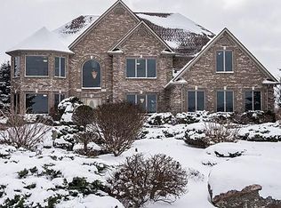 10649 Mountain View Dr, Dexter, MI 48130