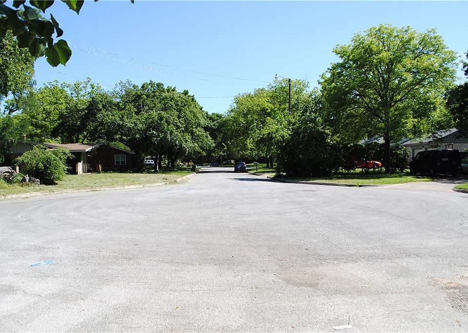2nd image of 1003 Coke Dr