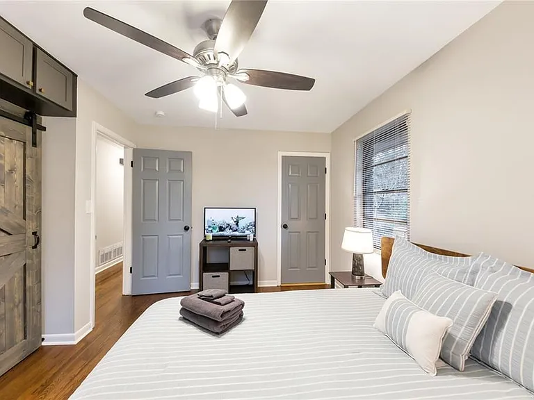 3390 Creek Valley Dr SE — Photo 12