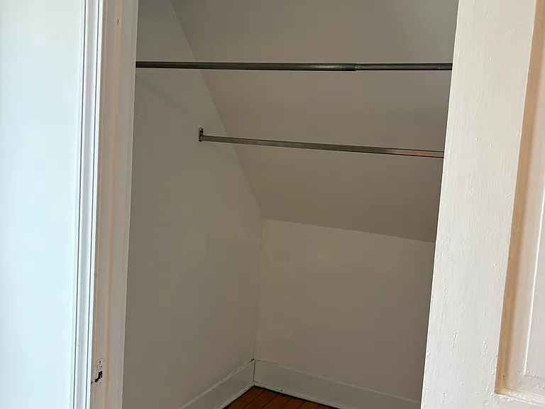 9 Crescent St — Photo 17