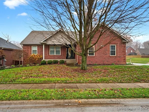 2000 Sterling Oaks Drive, Sellersburg, IN 47172