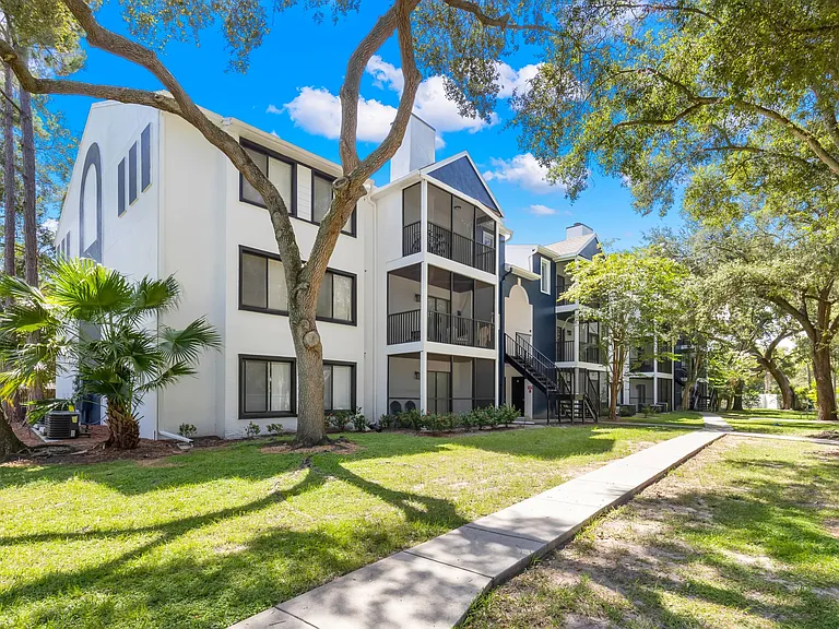 Avana Lakeview — Photo 18