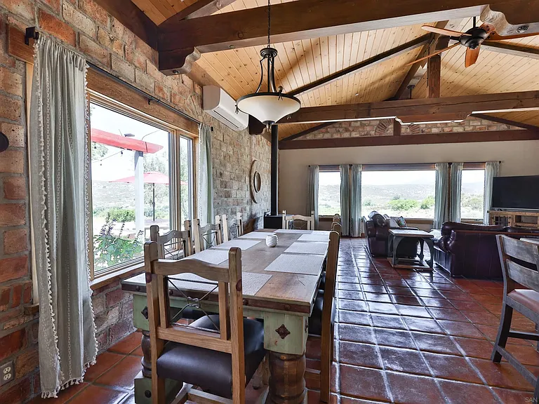 25933 Potrero Valley Rd — Photo 28