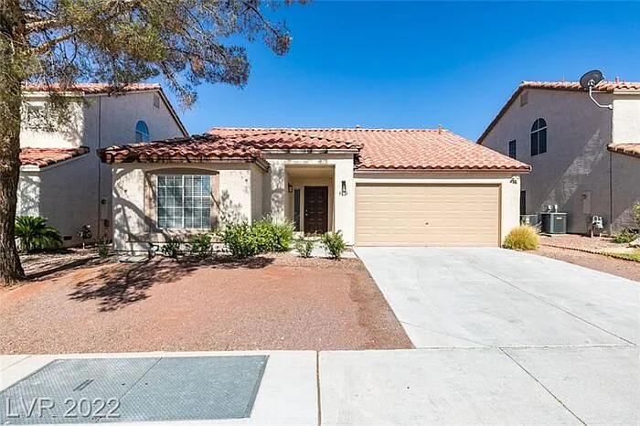 3 bed, 2.0 bath, 1696 sqft, $2,195 — Photo 1