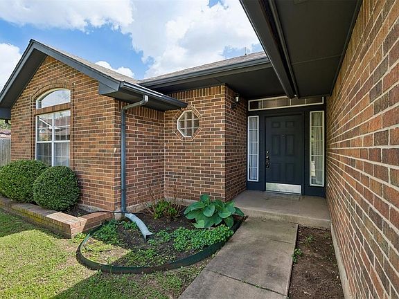 2nd image of 1708 Creekside Ct