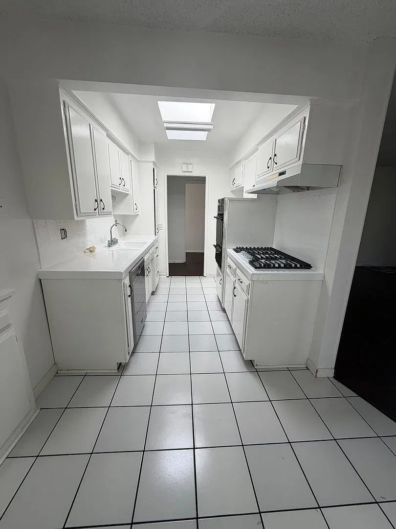 3344 Mentone Ave — Photo 2